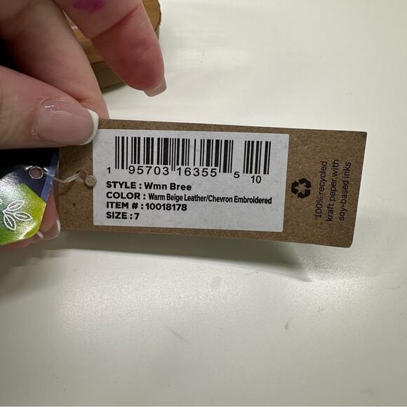 NWOB | TOMS | Bree Chevron Inspired Thong Sandals | Warm Beige | Size 7 - Picture 11 of 16